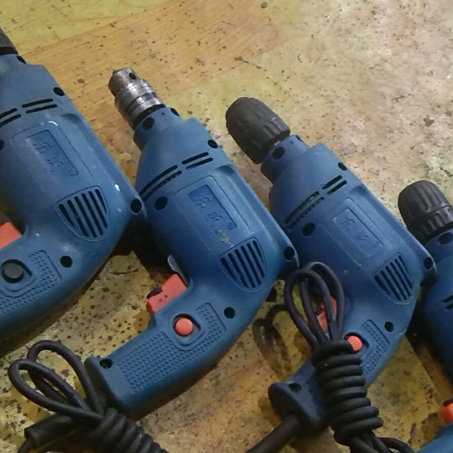 二手正品东成10手电钻机器成色还可以