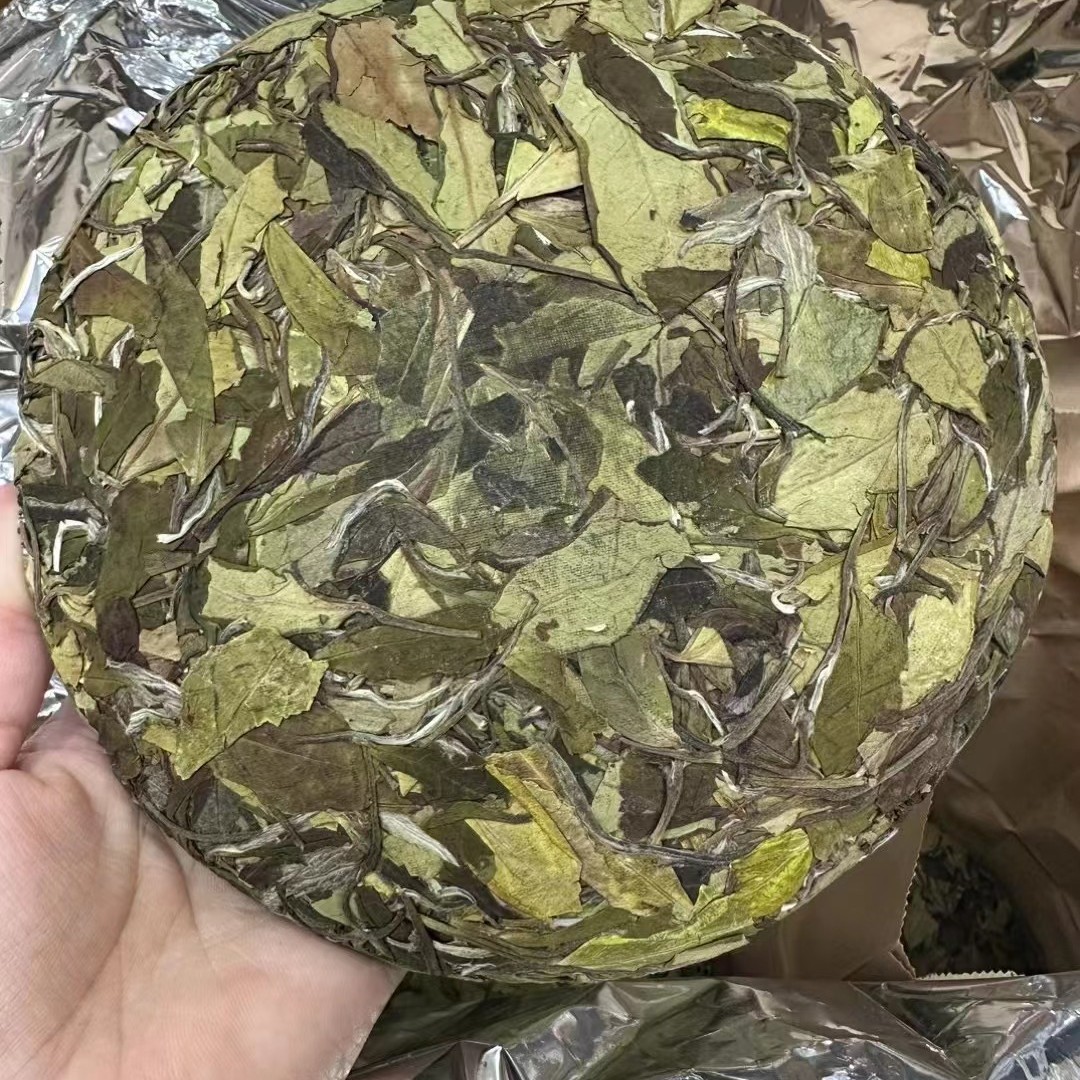 2023年福鼎的白茶饼白露茶饼 白露茶寿眉饼300克 花香白露茶
    1个