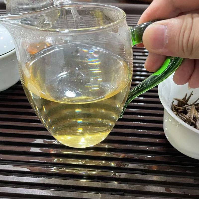 老银针福建老白茶散装 老米粒芽银针白毫银针 白茶批发茶叶批发
  1斤